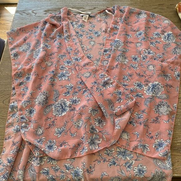 emory park Tops - Emory Park. XL. Sheer floral kimono. Stitch fix